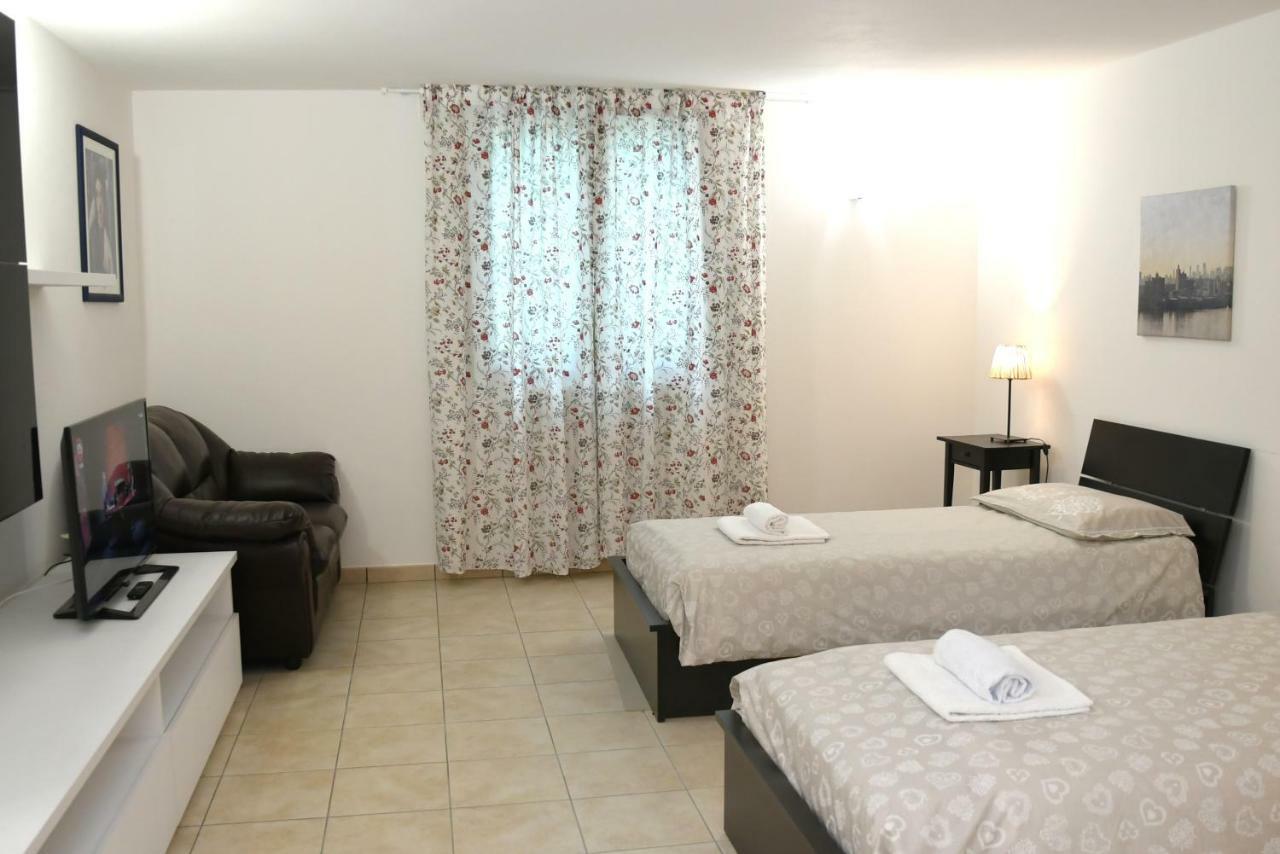 Apartment Gli Ulivi - Tremezzina トレメッツォ エクステリア 写真